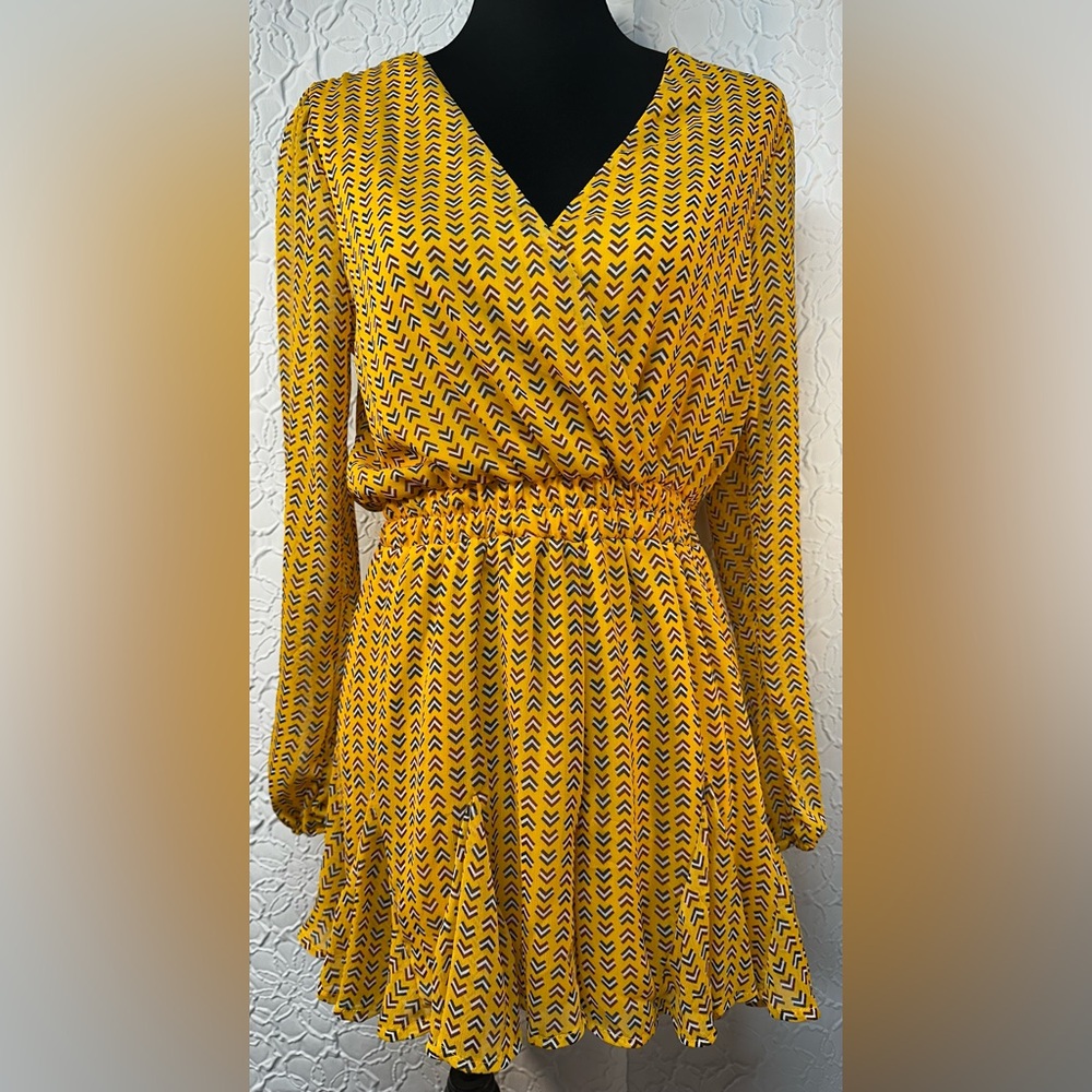 Blue Rain- Women’s Yellow Patterned Long Sleeve Romper (L) ‼️NWT‼️